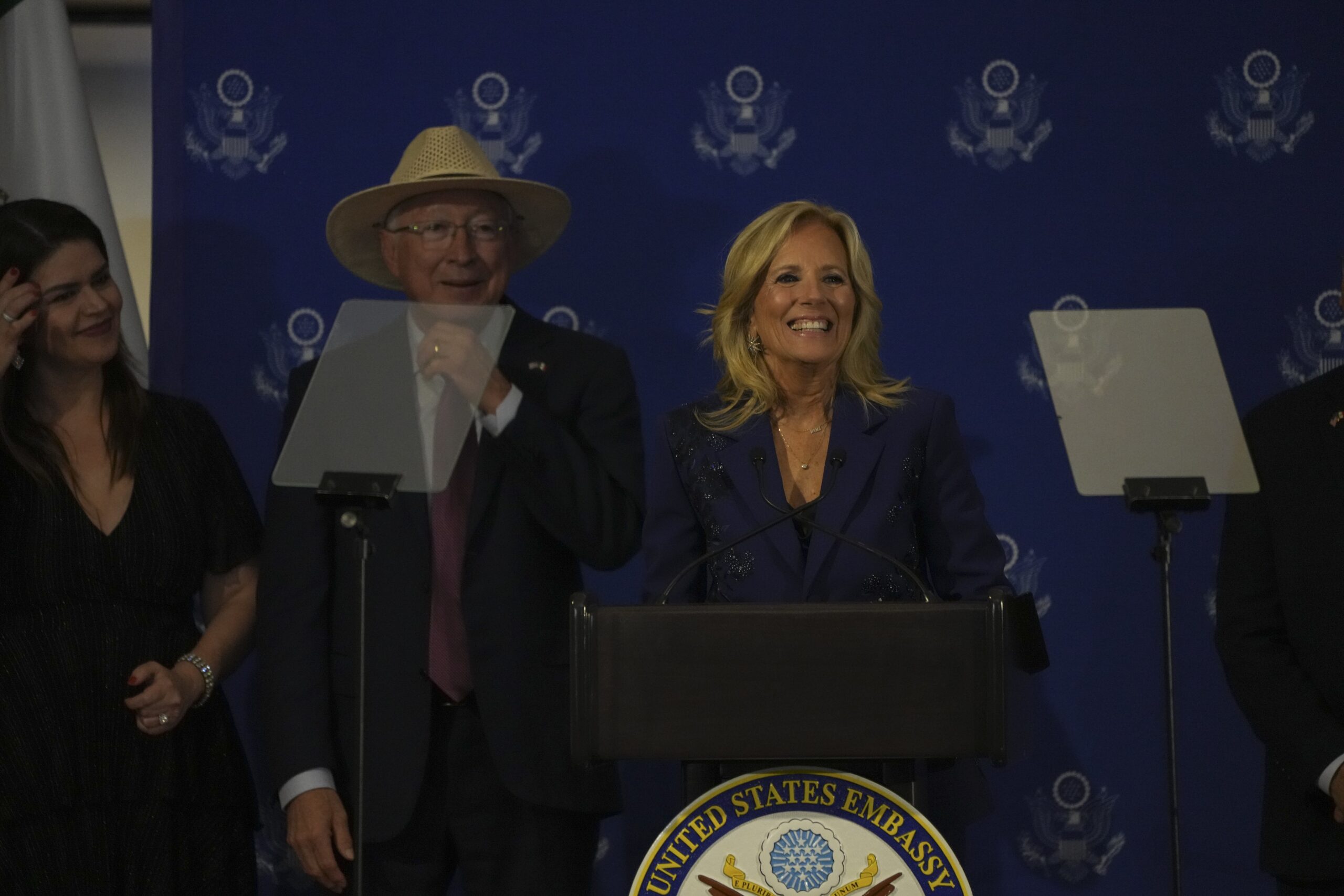 jill-biden-arrived-in-mexico-for-the-inauguration-of-claudia-sheinbaum