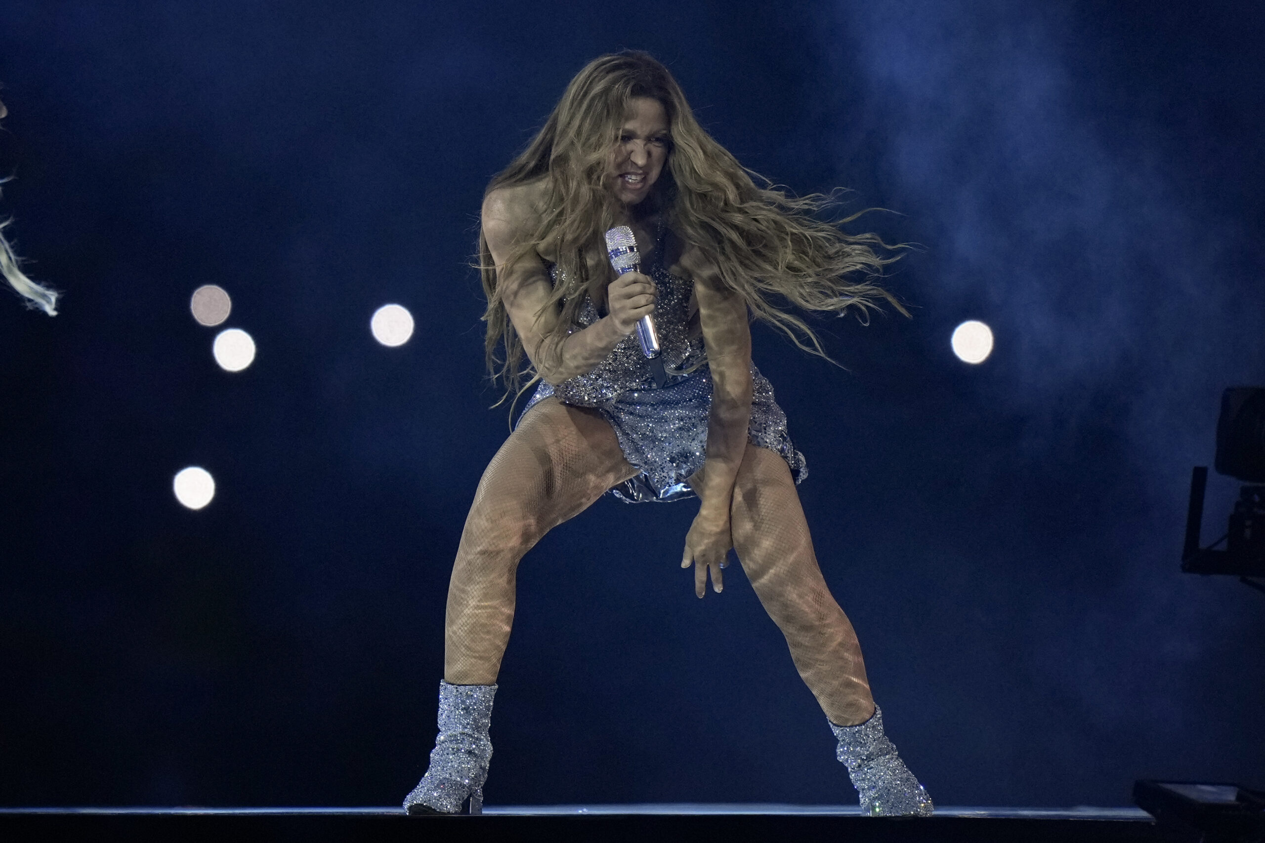 shakira-announces-dates-of-her-tour-in-latin-america