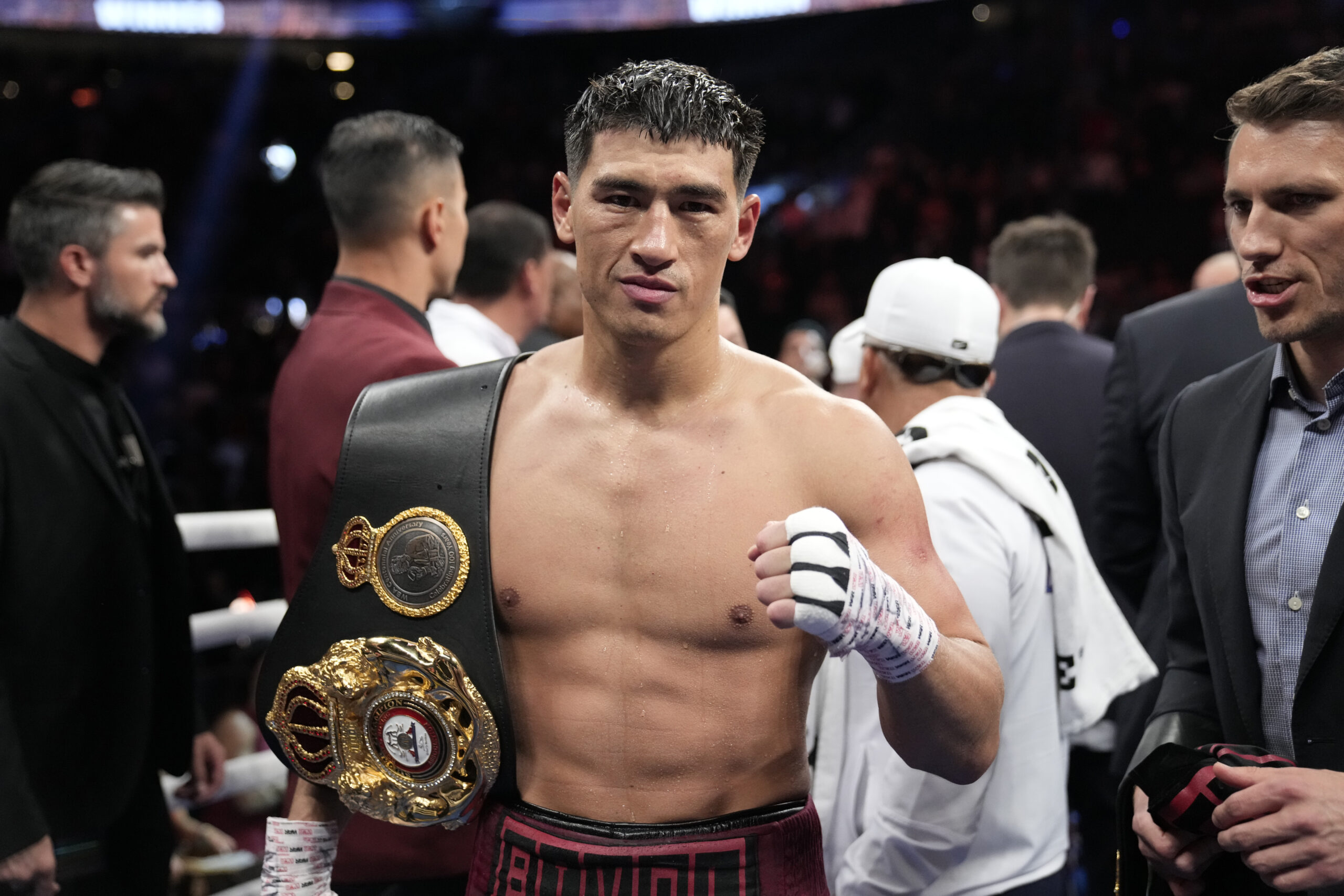 dmitry-bivol-says-who-has-hit-him-hardest-and-leaves-canelo-alvarez-off-the-list